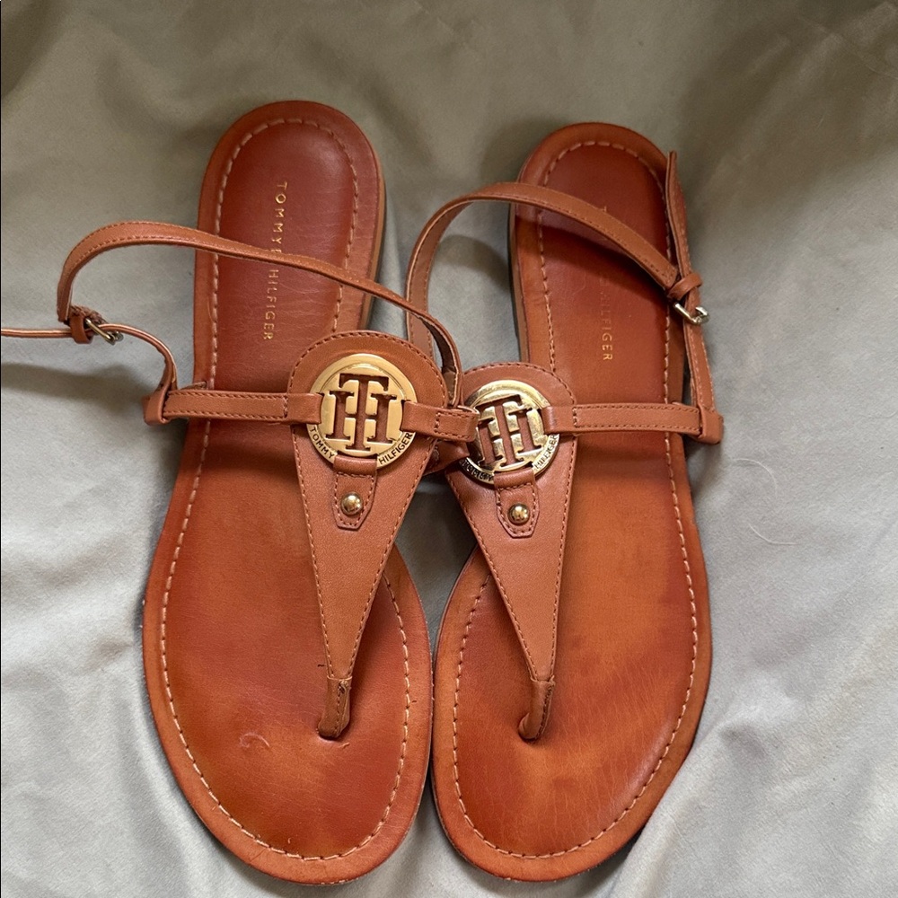 Tommy Hilfiger Tan Sandals with Gold Emblem